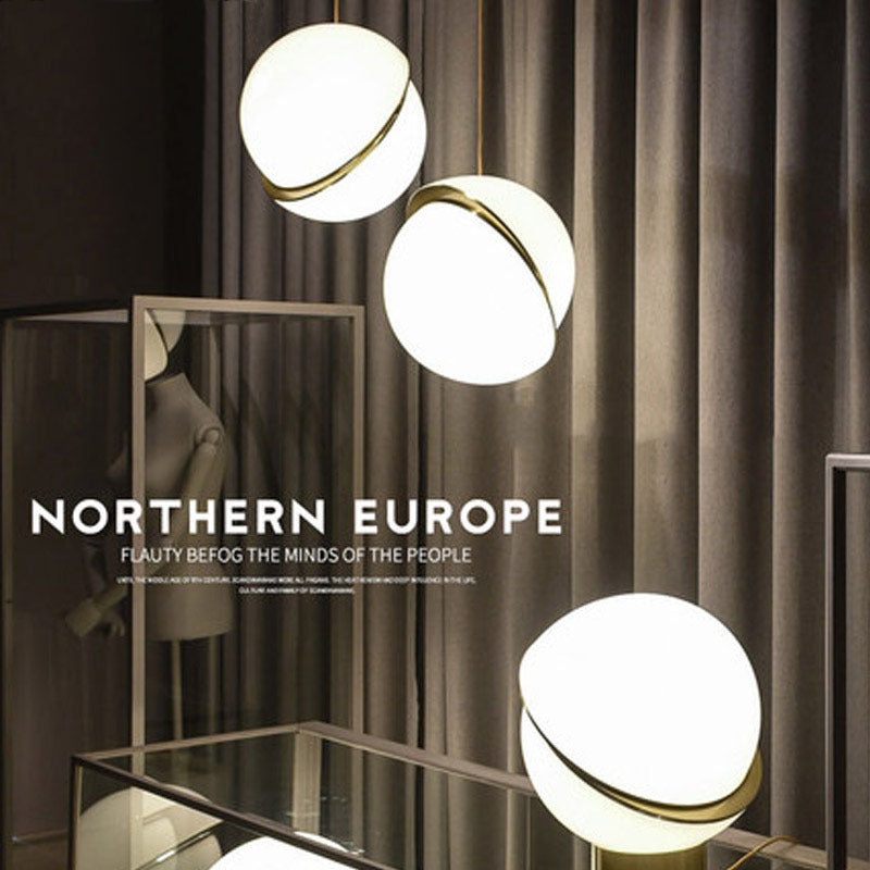 Nordycka i nowoczesna lampa